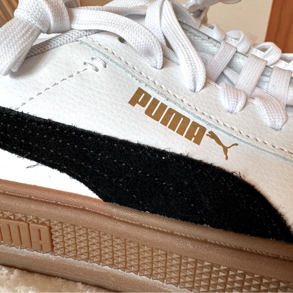 Puma Smash Platform Casual White Sneakers with Black and Gum Accents Size 9 NWT - Picture 2 of 9